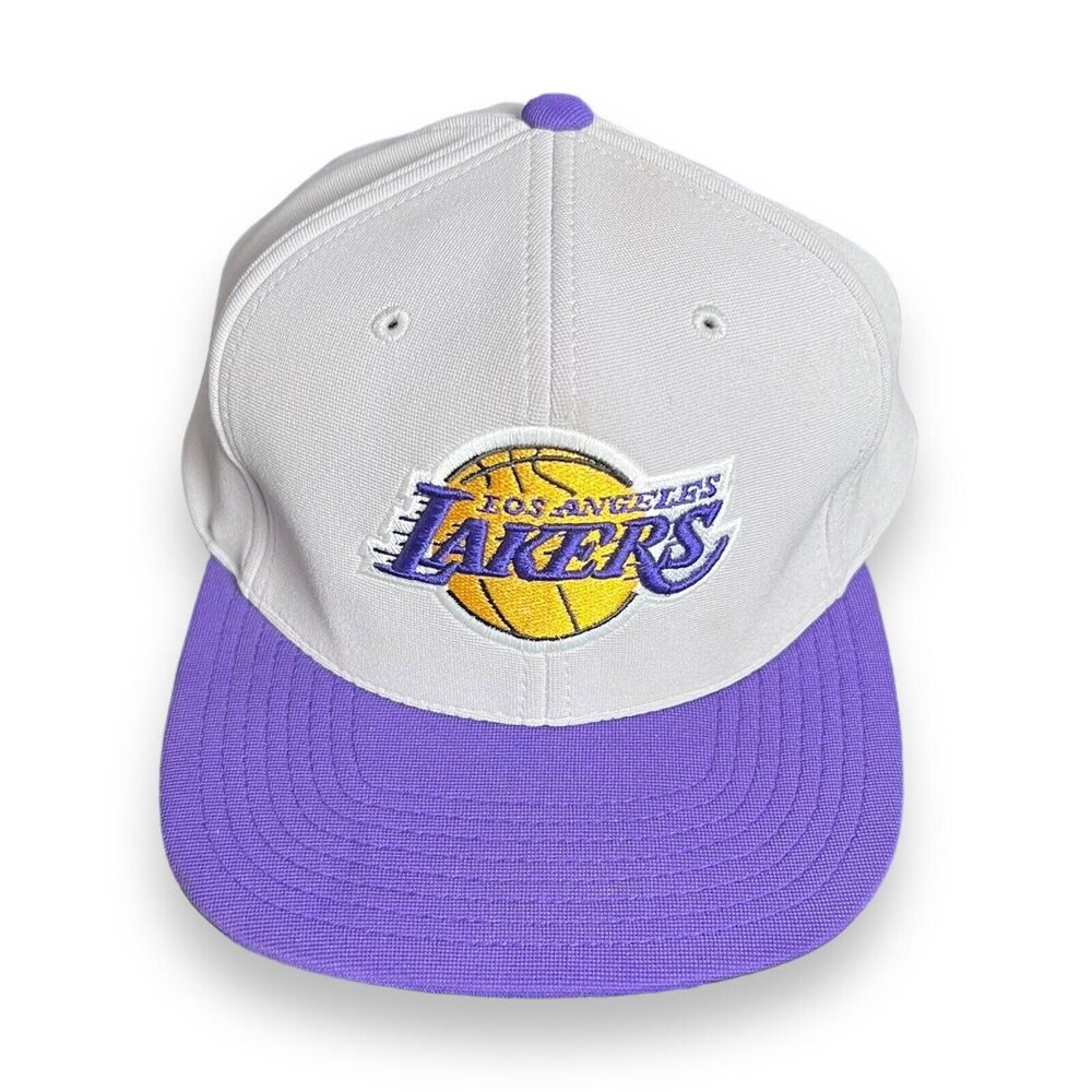 Los Angeles Lakers NBA Basketball Mitchell & Ness Gray Snap Back Adjustable Hat